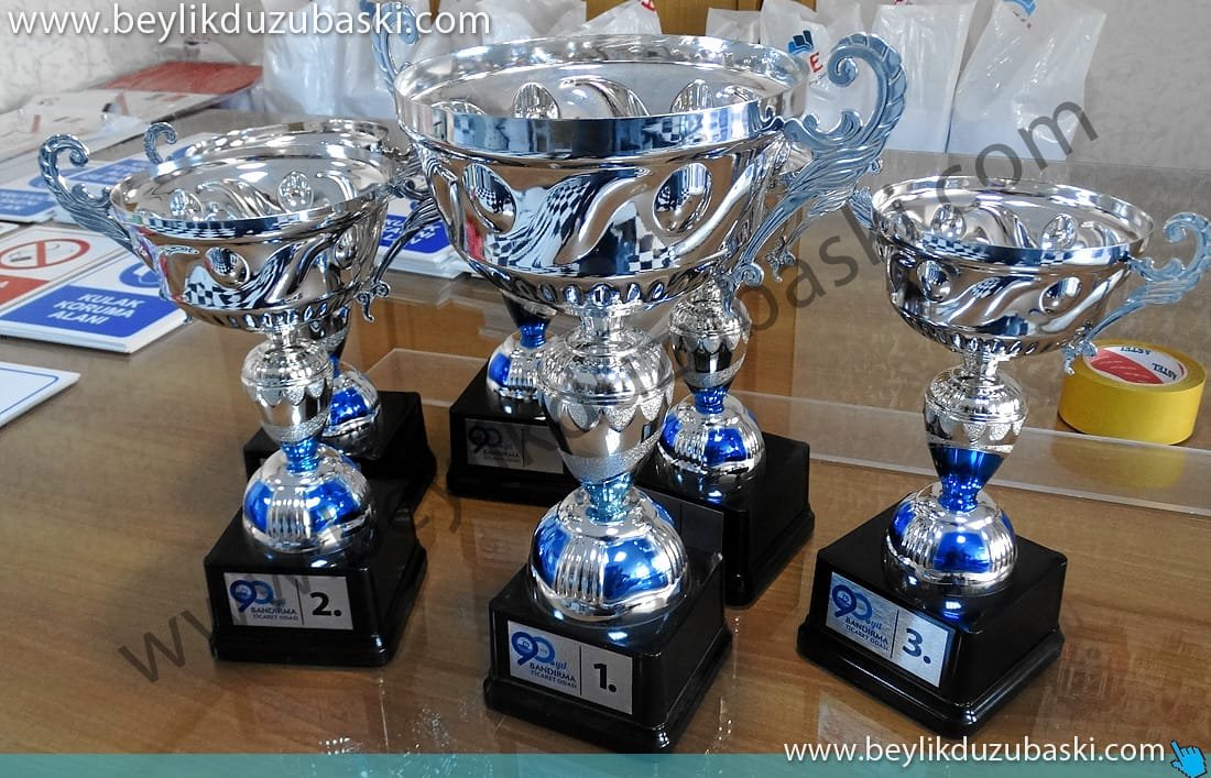 birincilik kupası, kupa plaket ve madalya, baskıları yapılır, aynı gün teslim edilir, acil baskı merkezi, kaliteli ürün, hızlı hizmet birincilik kupası, kupa plaket ve madalya, baskıları yapılır, aynı gün teslim edilir, acil baskı merkezi, kaliteli ürün, hızlı hizmet