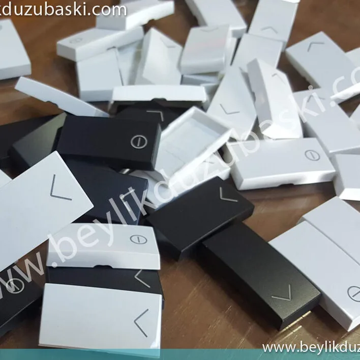 plastik kutu baskı, lazer ile elektrik kutu baskısı, abs plastik üzerine kutu baskı, kaliteli kutu baskıları, lazer markalama