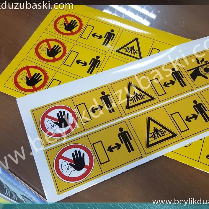 Cafe Tabelasına folyo etiket baskı, tabela yenilemek, solmuş tabelaya yeni baskı yapmak, devir alınan yerde tabelaı kapatmak için, folyo etiket baskı, arkasını göstermeyen folyo baskılar, Foil label printing on Cafe Sign, sign renewal, new printing on faded sign, for closing the sign in the place of transfer, foil label printing, foil prints without showing the back