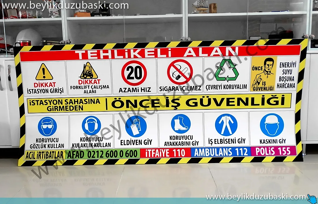 tehlikeli alanlar için, toplu uyarı levhası, şantiye için, uyarı tabelası, çalışma alanları için toplu yarı tabelası, güvenlik önlemleri, uyarı işaretleri olan, toplu tabela, büyük uyarı tabelası tehlikeli alanlar için, toplu uyarı levhası, şantiye için, uyarı tabelası, çalışma alanları için toplu yarı tabelası, güvenlik önlemleri, uyarı işaretleri olan, toplu tabela, büyük uyarı tabelası