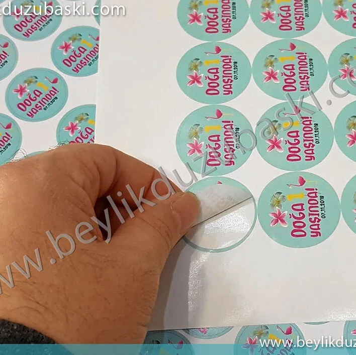 doğumgünü etiket, yuvarlak etiket baskı, parti etiketi baskısı, acil üretim, aynı gün kargı, ister bekle al, 4 cm çapında ürün, istenilen ebat yapılır