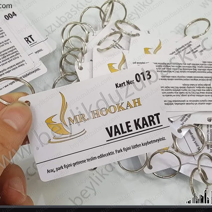 vale kart baskı, halkalı vale kartı, anahtarlık kartı, vale anahtar kartı, acil üretim, hızlı teslimat, kaliteli kalıcı baskı, beylikdüzü kaliteli baskı