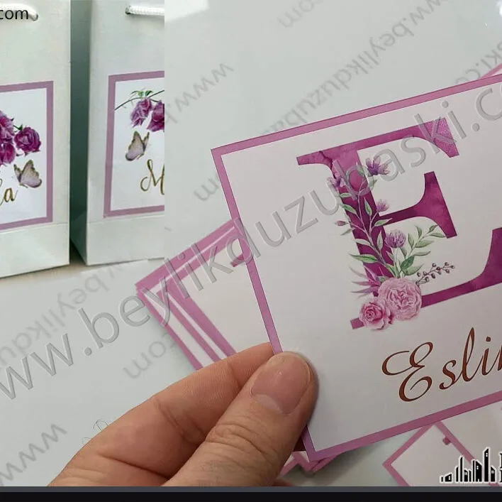 karton çanta için, etiket baskı, hediye çantası için, etiket isim, harf, etkinlik baskıları, kına, düğün, toplantı gibi etkinliklerde kullanılmak üzere etiket karton çanta etiket baskısı