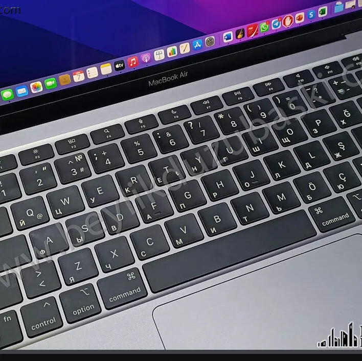 Laptop Klavye, üzerine Rusça yazı, klavye ye alfabe baskı, ışıklı klavye üzerine ışık geçirgen, baskı yapılması, kaliteli lazer, markalama, baskı ve tasarım, kiril alfabesi baskı klavye, klavye ye baskı, laptop klavye üzerine baskı, lazer ile çıkmaz, kazınmaz, orijinal gibi baskılar
