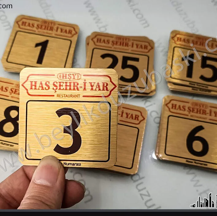 masa üzeri altın renk masa numarası, kaliteli masa üzeri numara, masa numarası, altın ve gümüş renk, masa etiketi, iç ve dış mekan masa etiketi, kaliteli metal etiket, masa numara etiketi metal, kaliteli metal etiket, restoran, kafe, cafe, salon metal etiket, altın ve gümüş metal masa etiketi, üretim hızlı teslimat