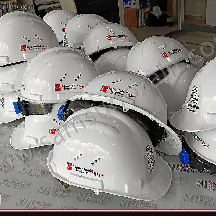 Baskılı baret, mezuniyet bareti, mimar mühendis, peyzaj öğrenci için, okul mezuniyet bareti, logo, isim, kan grubu baskılı, baret, aynı gün gönderim yapılır, tasarım desteği, çevirmeli baret, CE belgeli baret, yerli üretim baret, kaliteli baskı, kalıcı baskı, sudan etkilenmez baret baskıları, şeffaf baskı