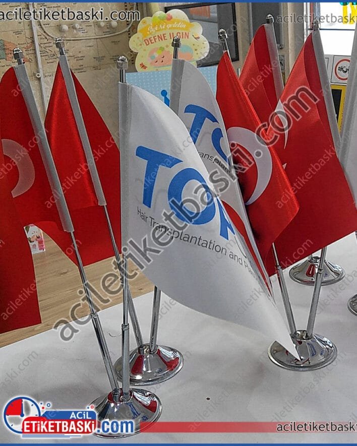 masa bayrağı, türk ve firma bayrağı, iki direkli masa bayrağı, az adet yapılabilir, aynı gün üretim, kargo imkanı, acil masa bayrağı baskısı, samsun bayrak baskısı, metal direk, tasarım desteği, samsun baskı merkezi, samsun reklam, acil üretim, imalat, baskı